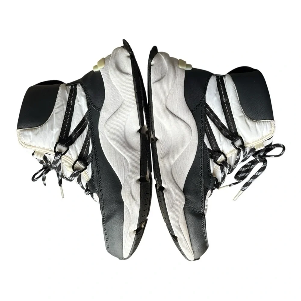 SOREL KINETIC RNEGD SPORT Waterproof Outdoor Boot Black White size 10.
